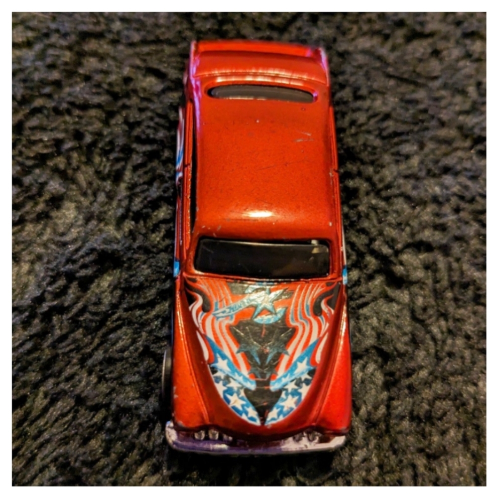 Hot Wheels 1/64 Diecast Vehicle 1989 Independence Flames Low Rider Car